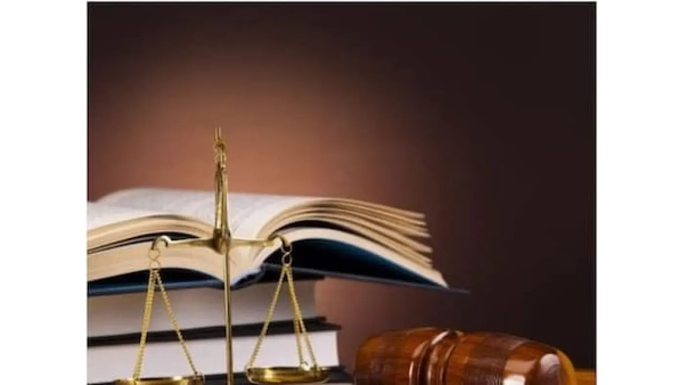 2499073_CON_FEATURElawyer-jobs-sarkari-naukri-sarkari-vakil-16485518614x3