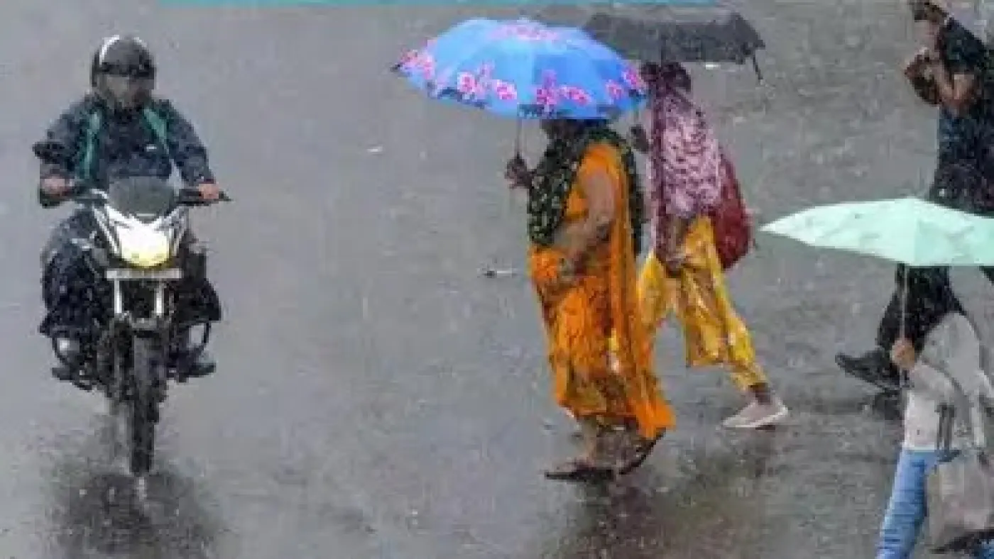 delhi-ncr-sees-pleasant-weather-with-heavy-rain-and-strong-winds-yellow-alert-issued