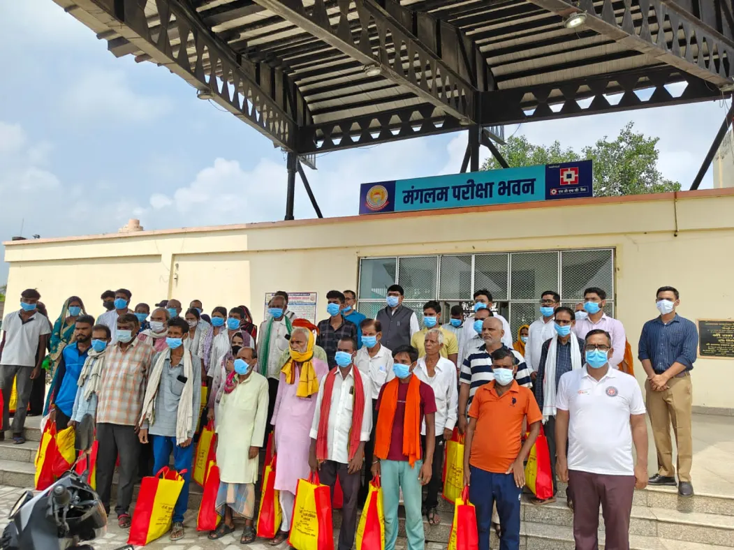 जेएनसीयू ने टीबी रोगियों को लिया गोद, वितरित किया पोषण पोटली