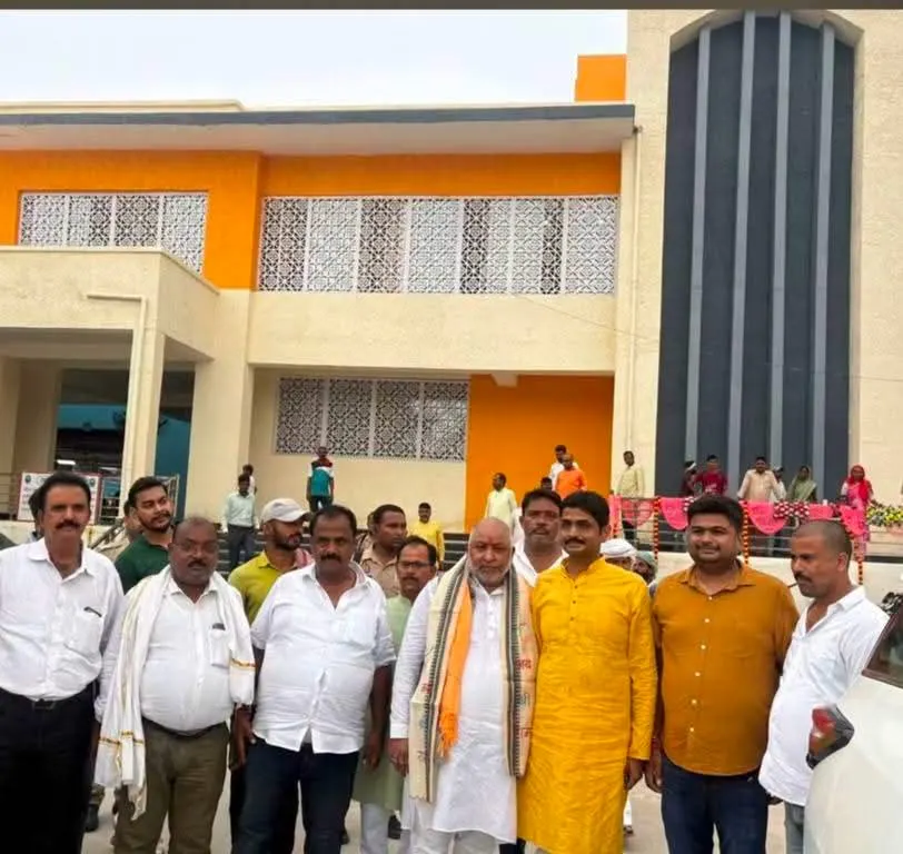 बलिया रेलवे स्टेशन पर रेलवे डॉर्मिटरी का उद्घाटन
