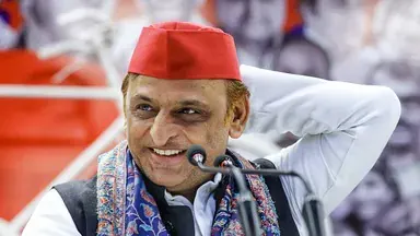 मुख्य चुनाव आयुक्त ज्ञानेश कुमार के वाराणसी और मेरठ में होने वाले कार्यक्रम को लेकर अखिलेश ने कसा तंज