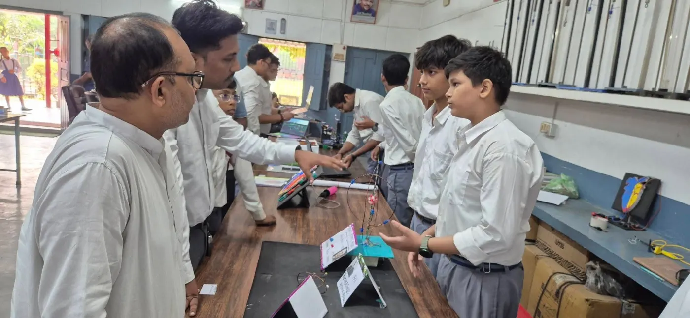 नागाजी सरस्वती विद्या मंदिर में संकुल स्तरीय संस्कृति ज्ञान-विज्ञान एवं गणित मेले का आयोजन